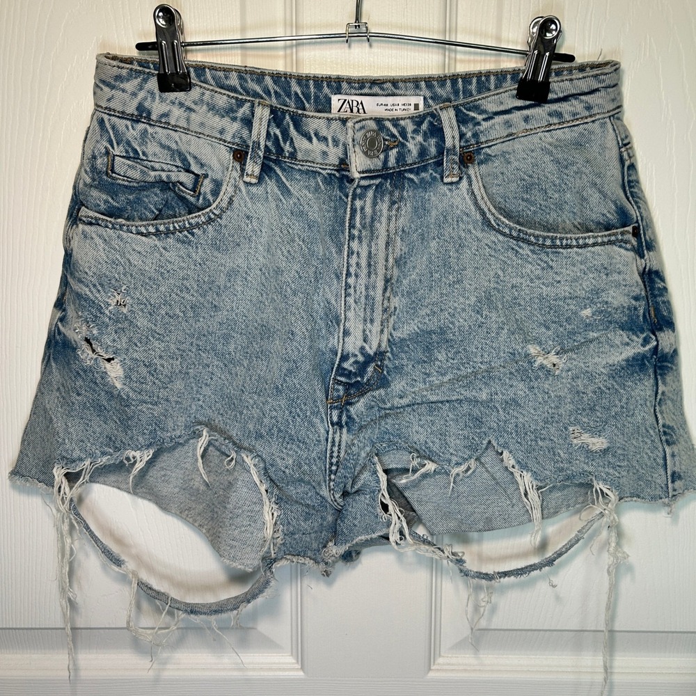 ZARA Acid Wash Denim Cutoff Shorts Distressed Raw Hem Blue‎ Size 8
